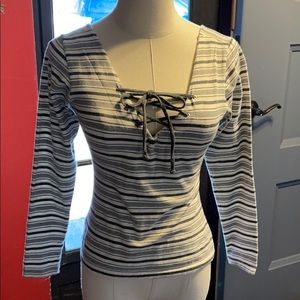 🎈4/$25 Waist length tee